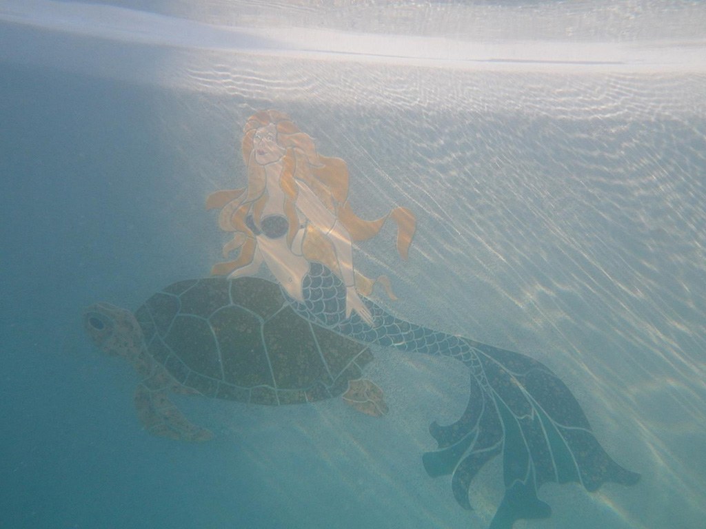 How You Can Turn Pool Tiles into a Fun and Classy Mosaic