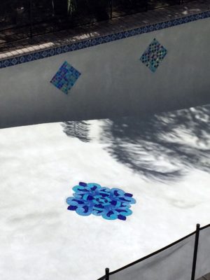Glass Regal Medallion Pool Mosaic