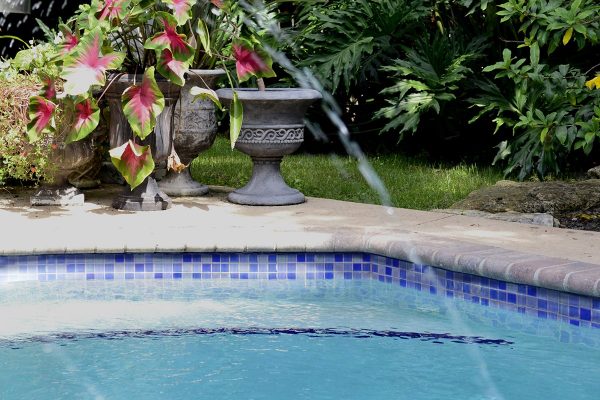 Bright Blue Blend 1″ x 1″ (Crystal Iridescent Series) Pool Mosaic